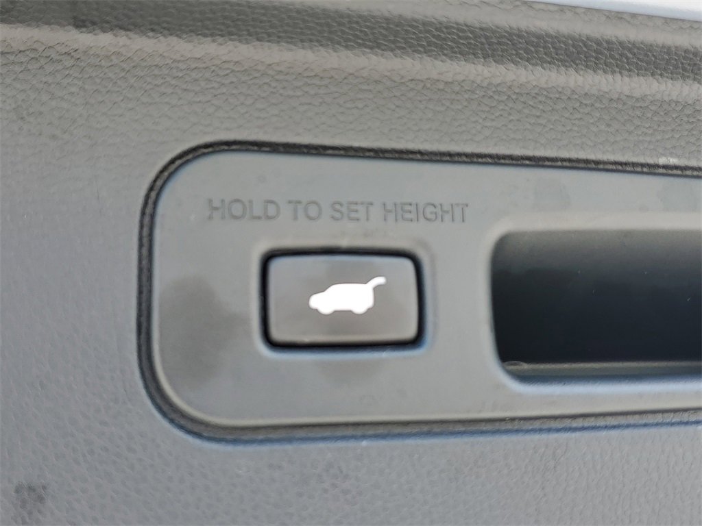 Used 2023 Honda Pilot Elite image 11