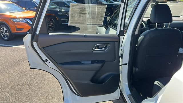 Certified 2023 Nissan Rogue Platinum w/ Platinum Premium Package AWD/4WD image 22