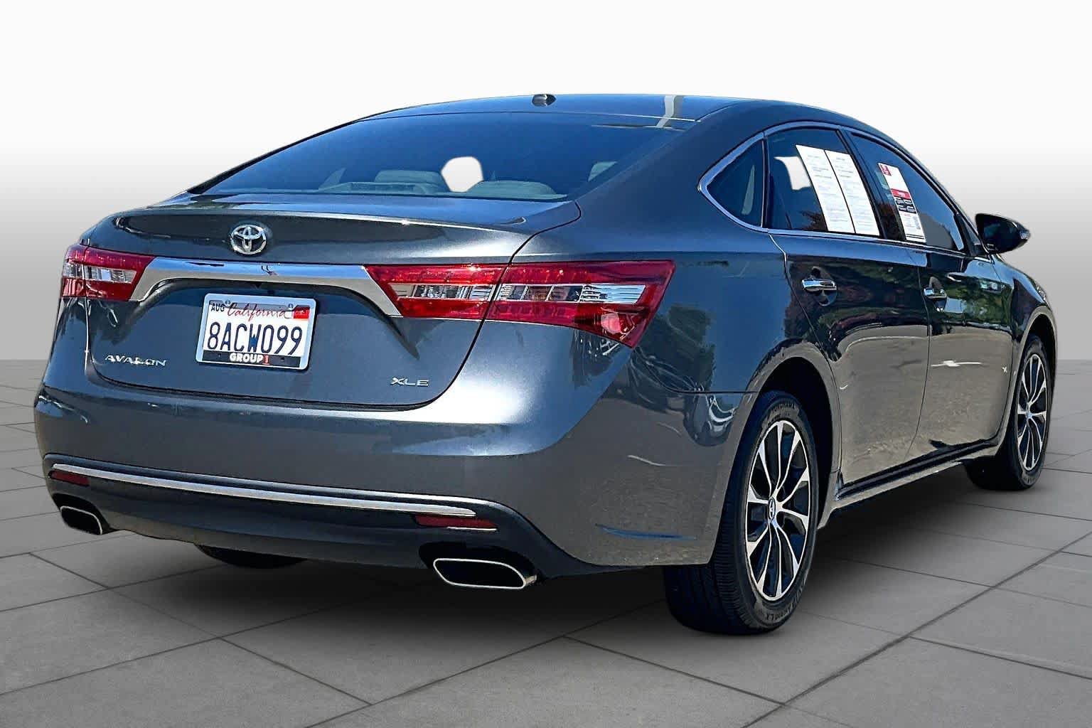 Used 2017 Toyota Avalon XLE w/ All Weather Liner Package FWD image 12