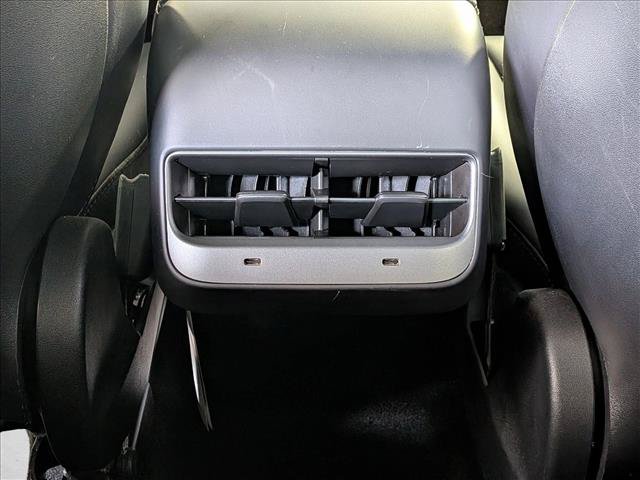 Used 2021 Tesla Model Y Long Range AWD/4WD image 17