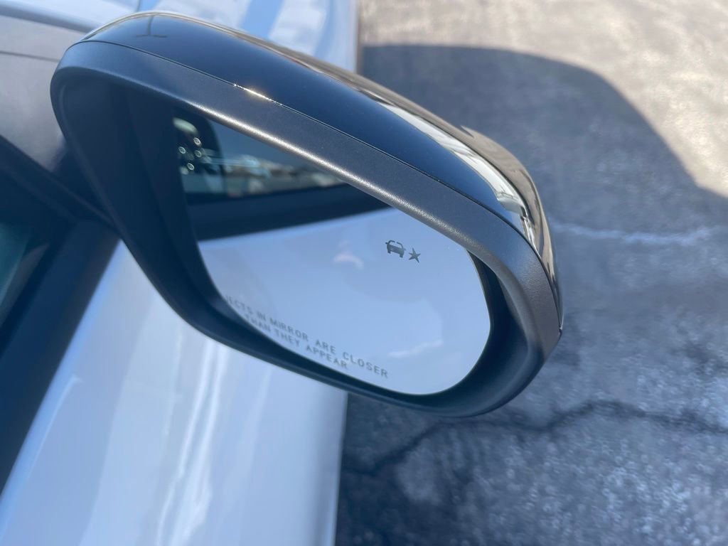 New 2026 Chevrolet Trax RS w/ Sunroof Package image 30