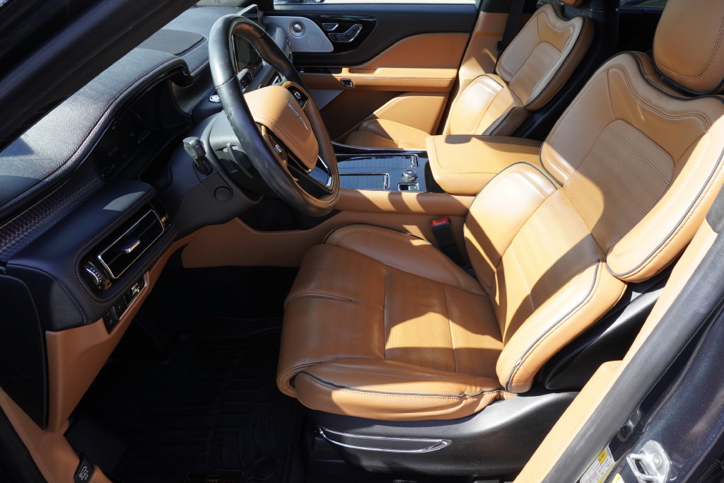 Used 2020 Lincoln Aviator Black Label Grand Touring w/ Class IV Trailer Tow Package AWD/4WD image 19