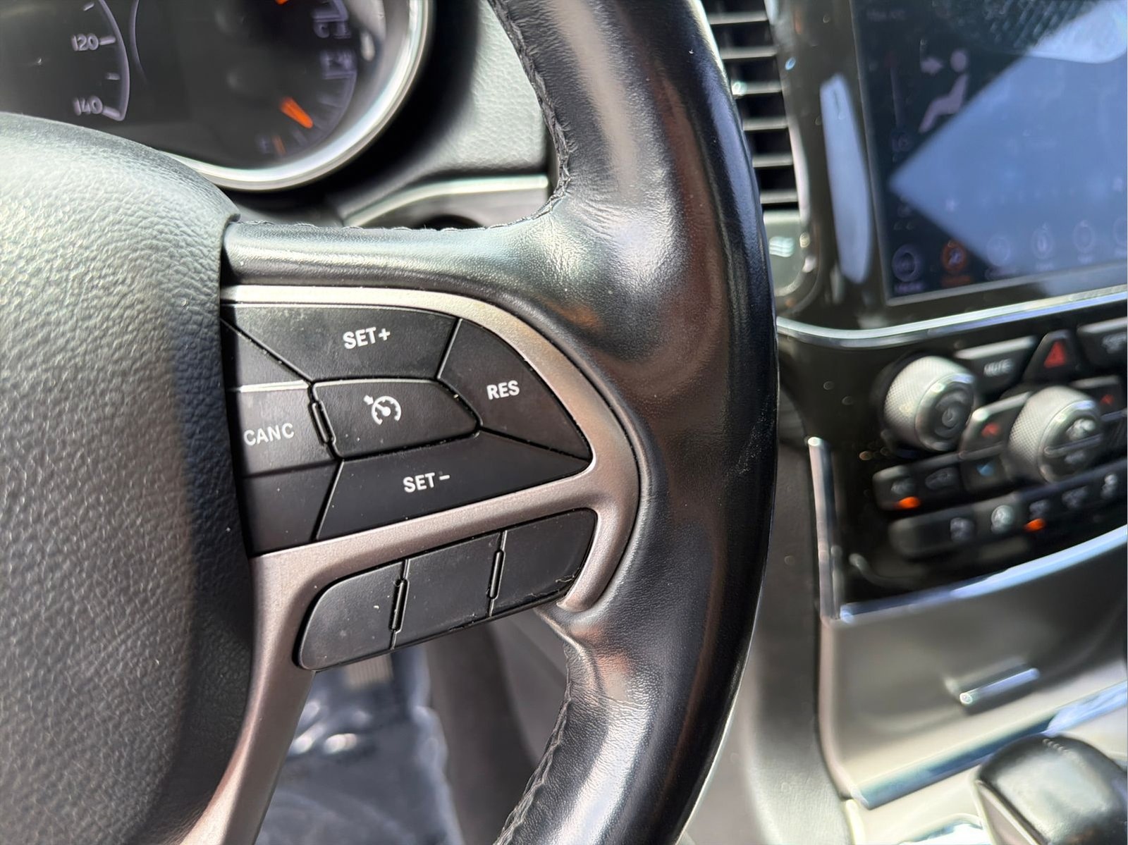 Used 2021 Jeep Grand Cherokee Laredo X RWD image 14
