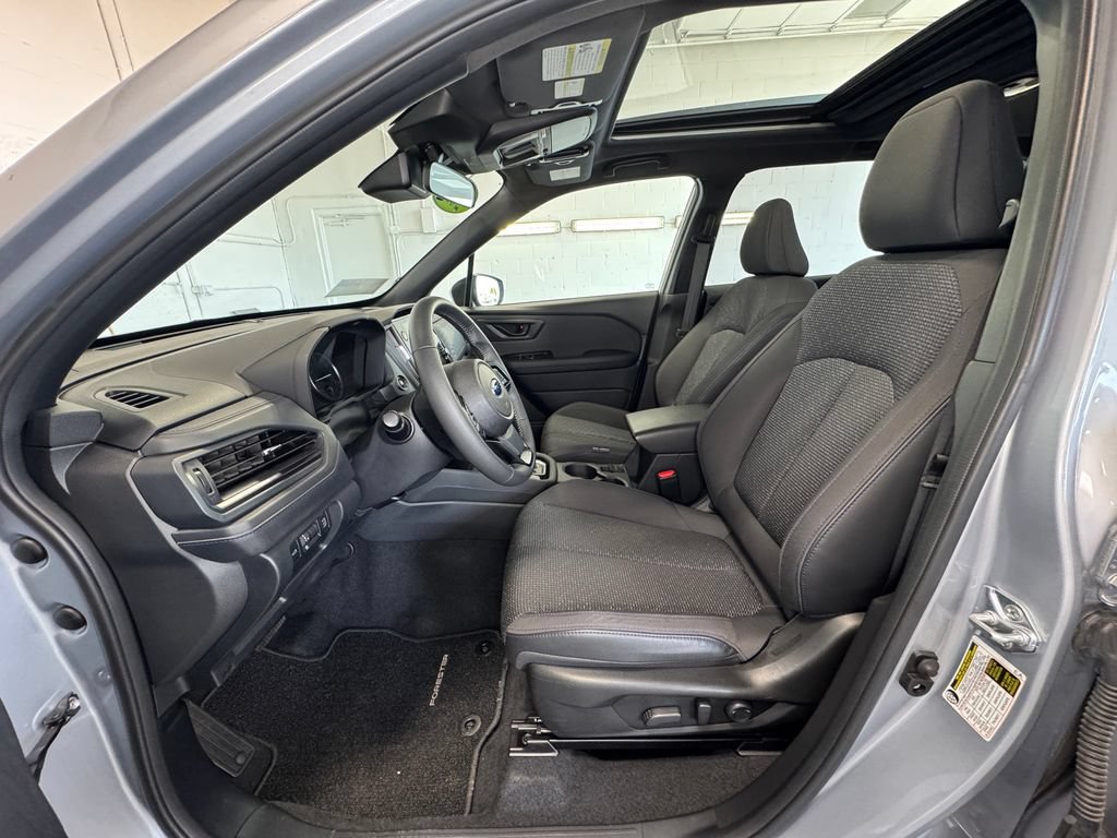 Used 2025 Subaru Forester Premium AWD/4WD image 12