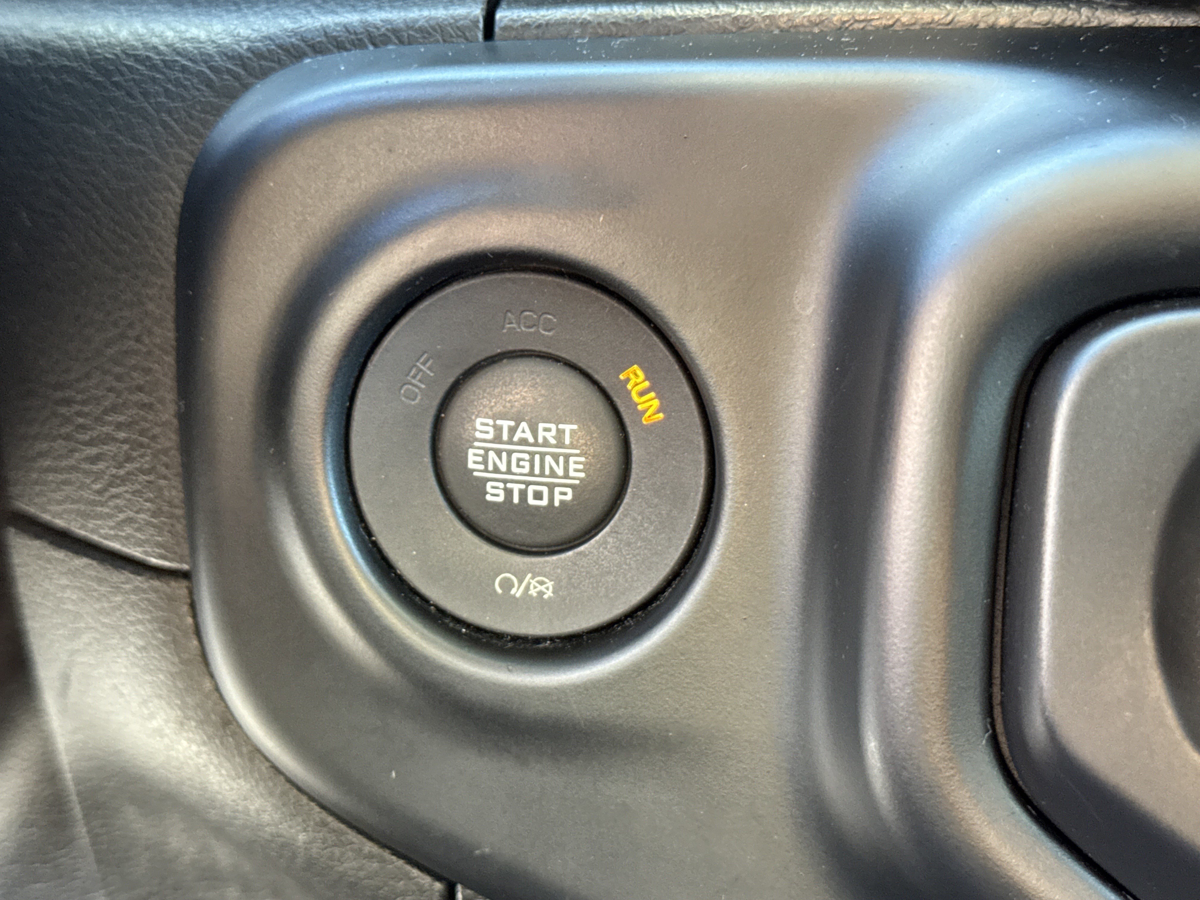 Used 2021 Jeep Gladiator Sport image 33