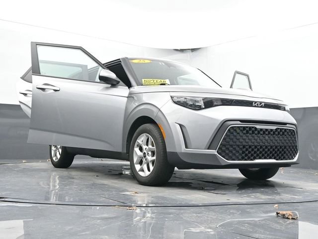 Used 2025 Kia Soul LX w/ LX Technology Package image 64