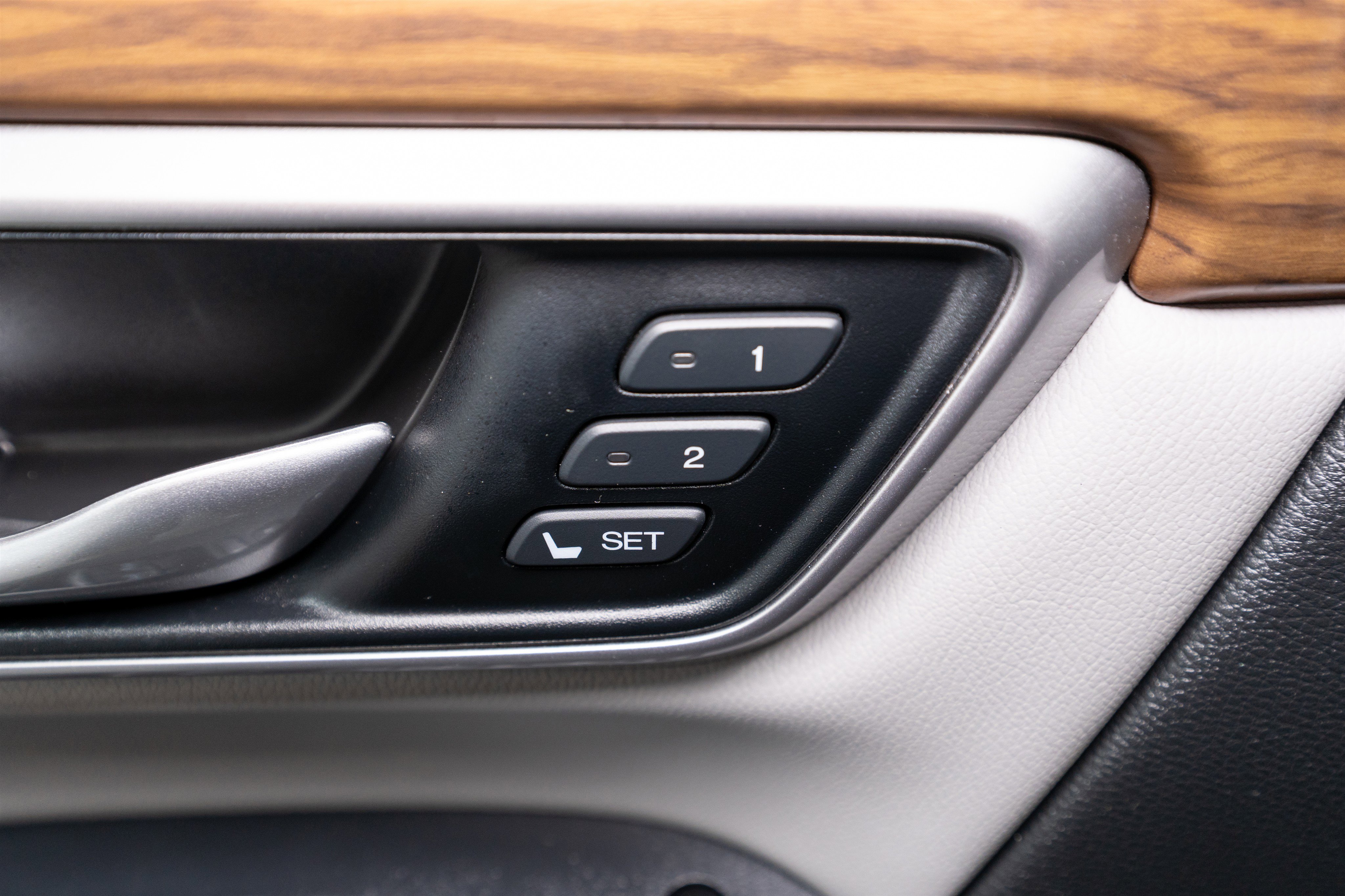 Used 2020 Honda CR-V Touring image 14
