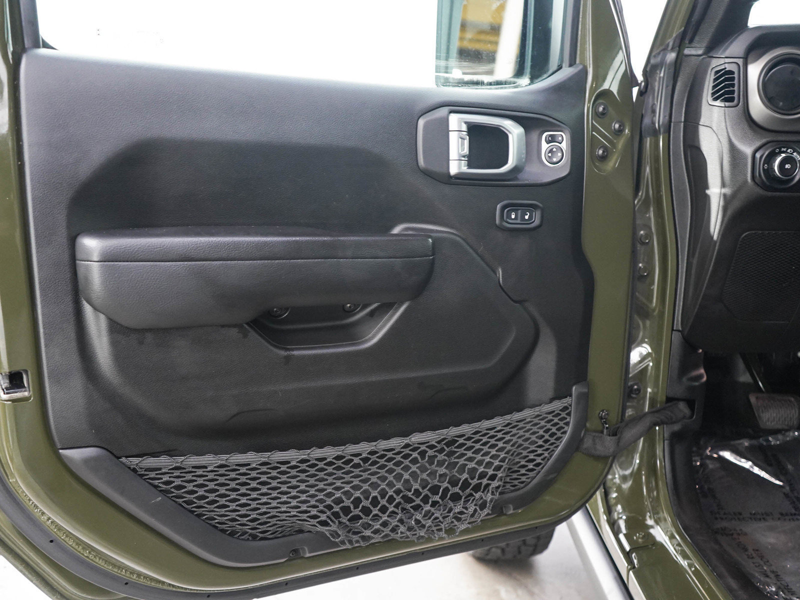 Used 2021 Jeep Wrangler Unlimited Sport AWD/4WD image 18