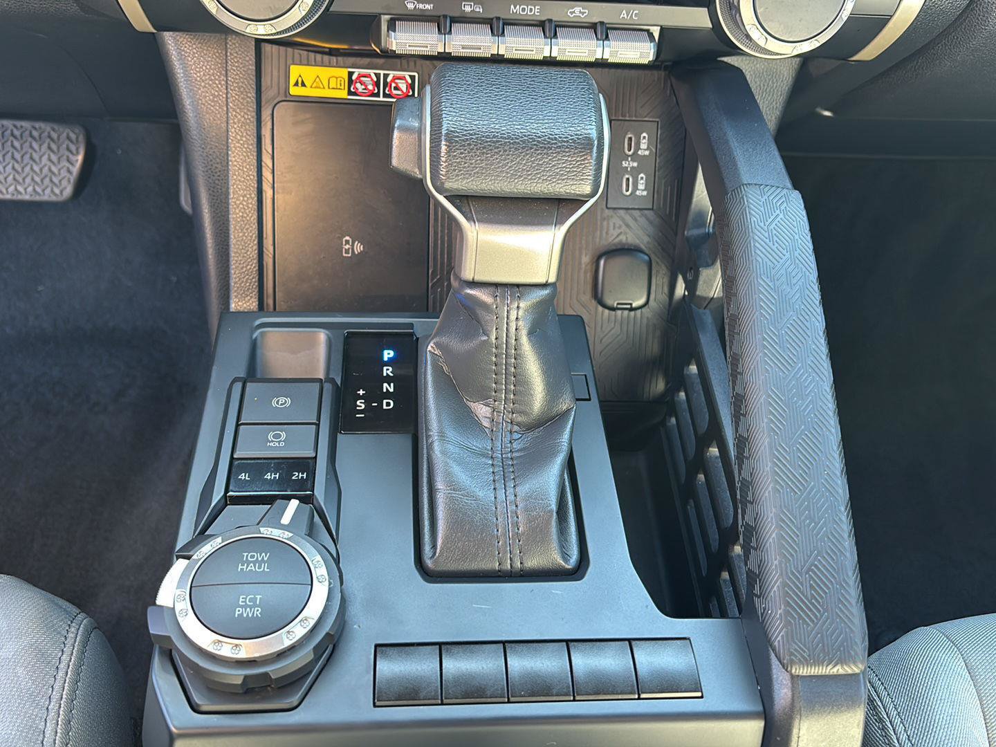 Used 2024 Toyota Tacoma SR5 AWD/4WD image 34