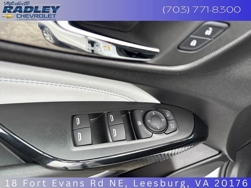 Used 2025 Chevrolet Trax LT image 13