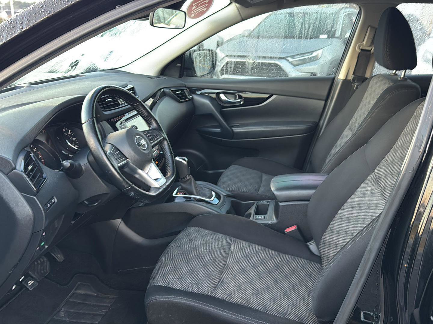 Used 2021 Nissan Rogue Sport SV image 8