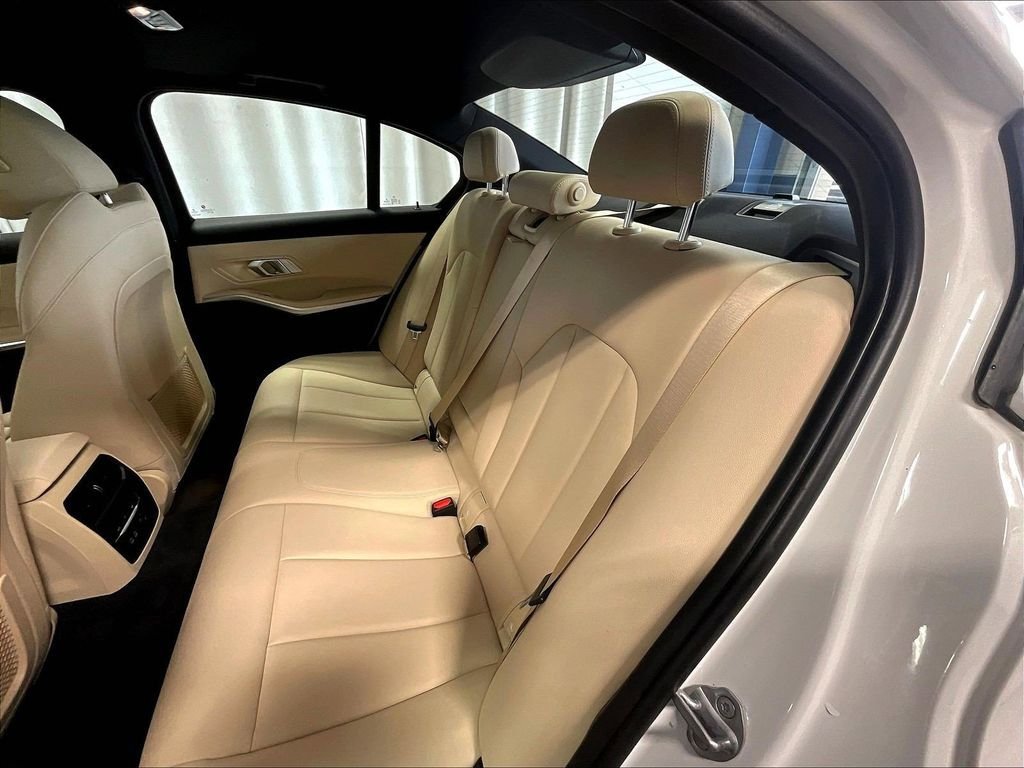Used 2019 BMW 330i xDrive Sedan w/ Premium Package AWD/4WD image 15