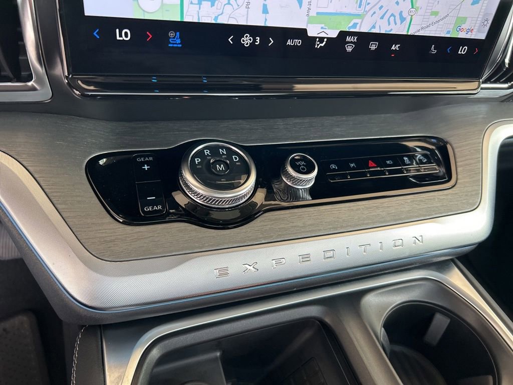 Used 2025 Ford Expedition Platinum image 61
