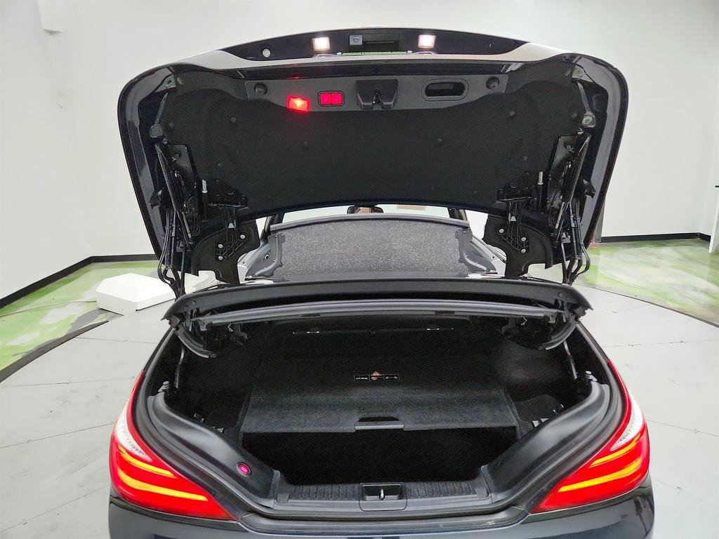 Used 2013 Mercedes-Benz SL 550 image 25