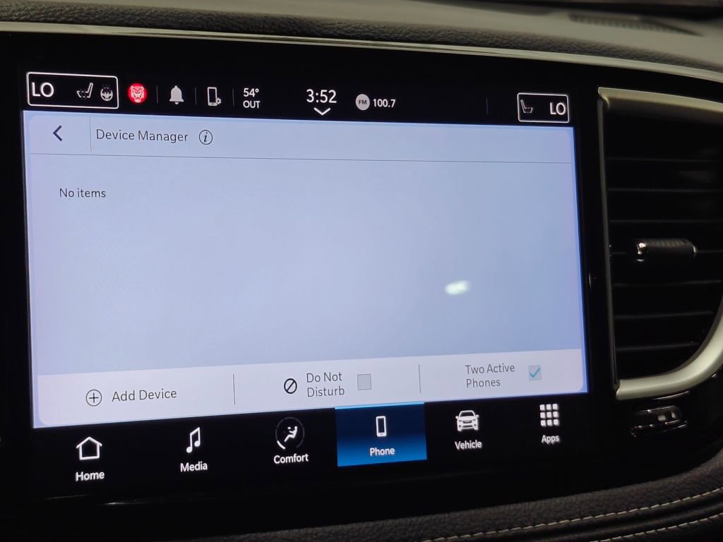 Used 2024 Chrysler Pacifica Touring image 40