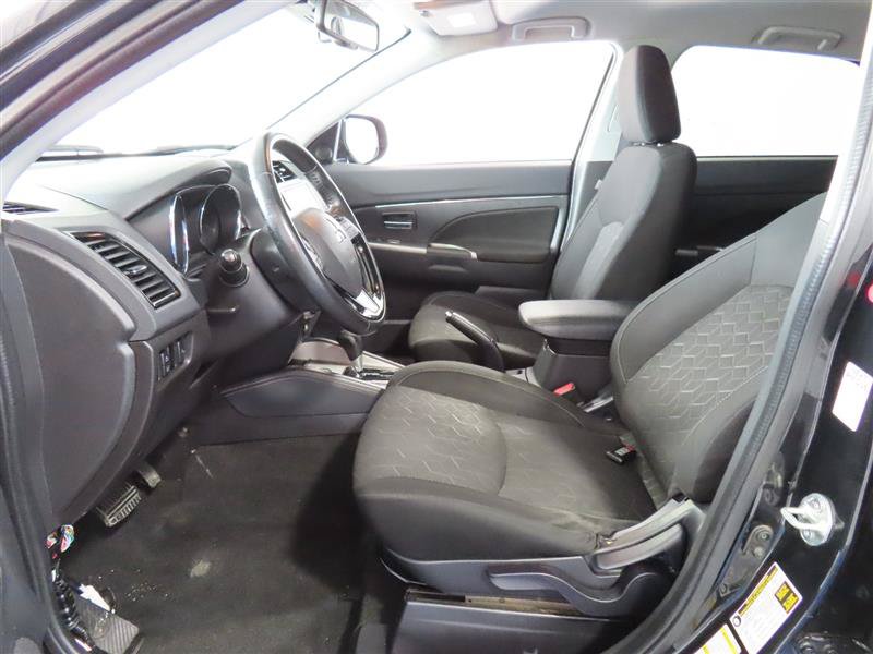 Used 2020 Mitsubishi Outlander Sport SE FWD image 18