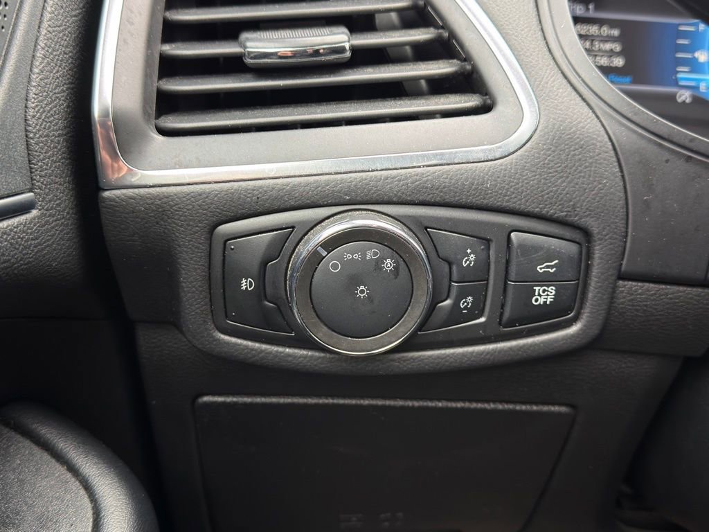 Used 2024 Ford Edge Titanium image 47