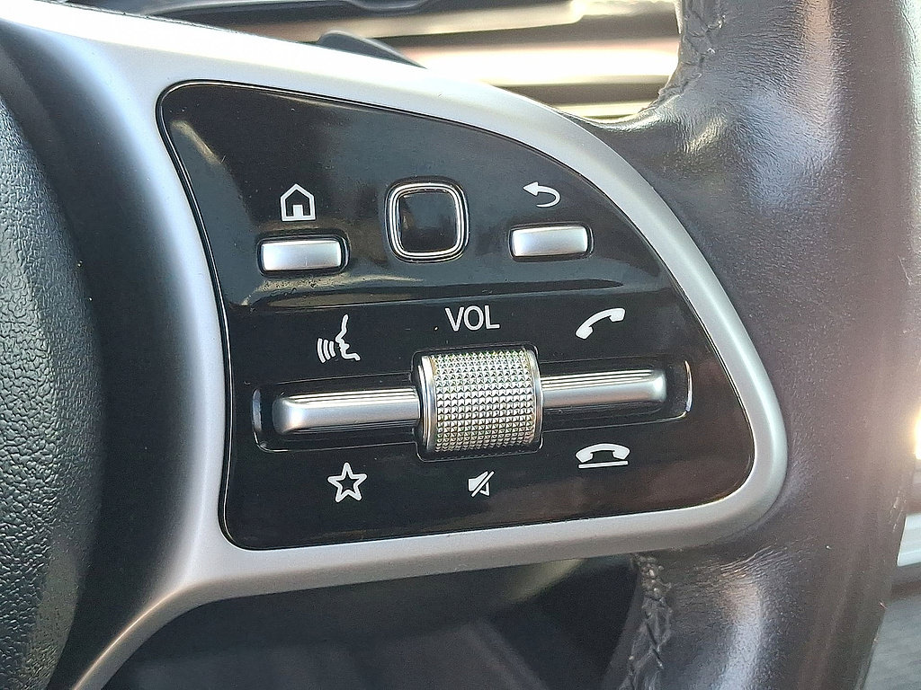 Used 2020 Mercedes-Benz GLE 350 4MATIC image 24