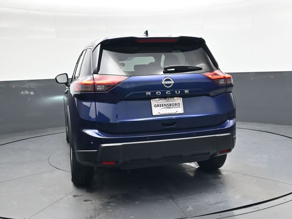 Used 2025 Nissan Rogue SV image 5