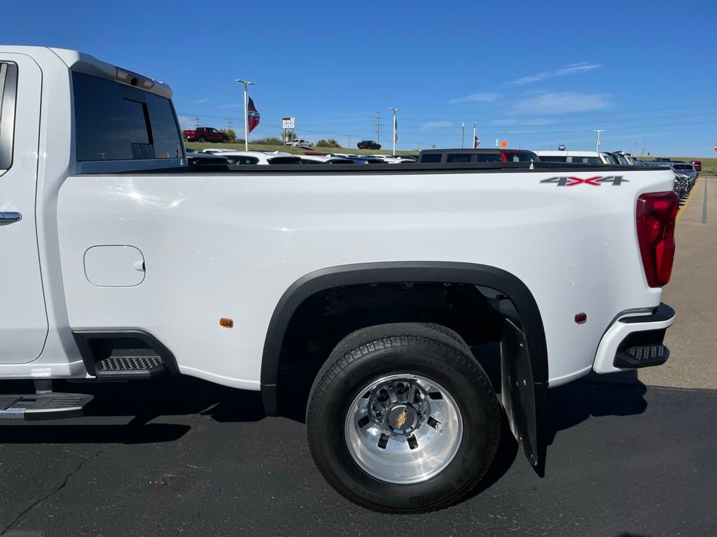 Used 2024 Chevrolet Silverado 3500 LTZ w/ LTZ Plus Package AWD/4WD image 28