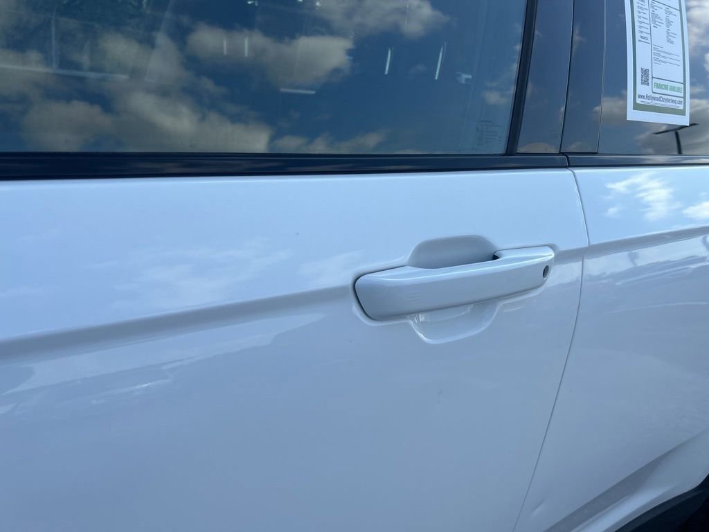 Certified 2023 Jeep Grand Cherokee L Laredo image 21