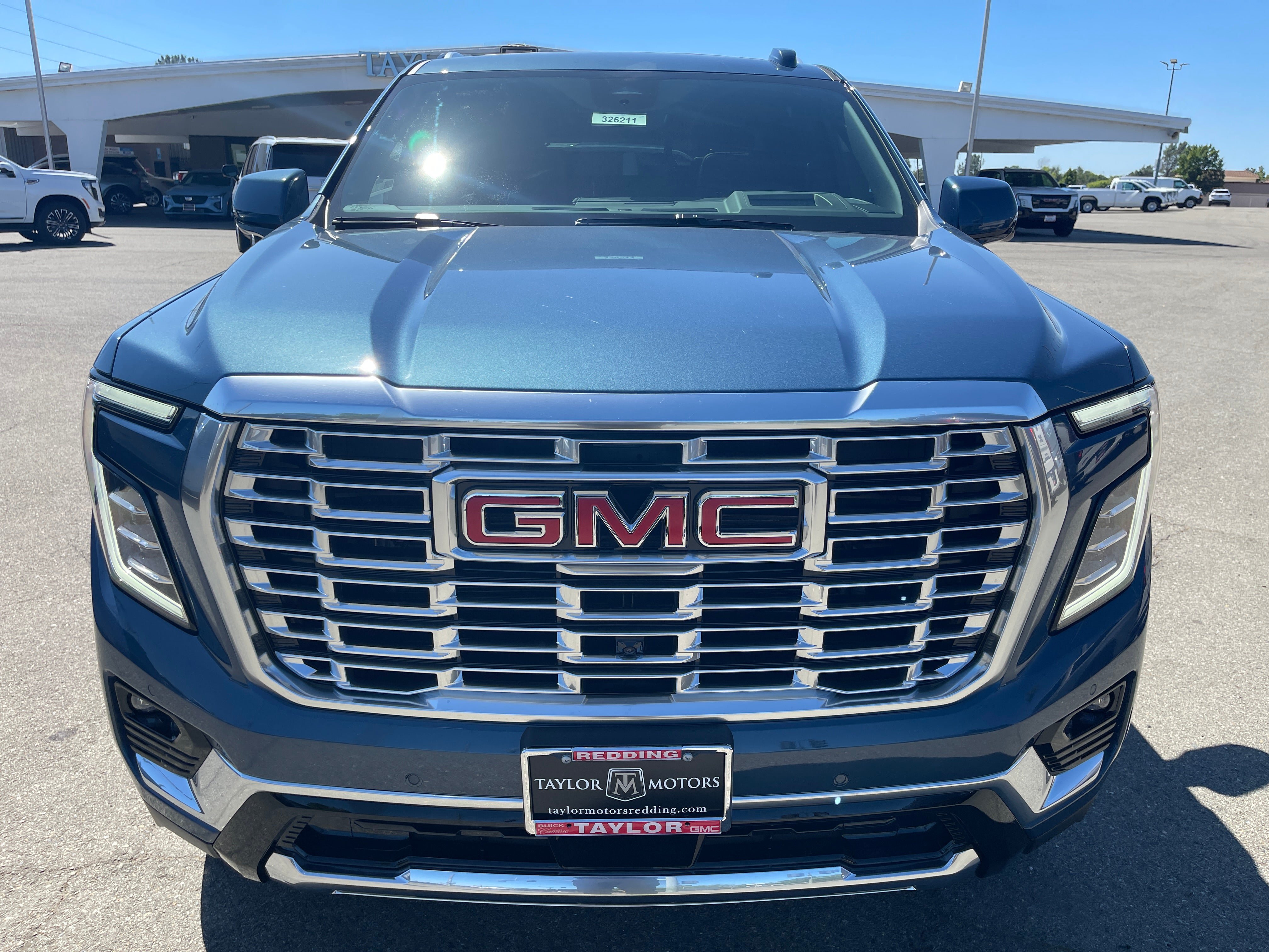 New 2026 GMC Yukon Denali w/ Denali Reserve Package AWD/4WD image 2