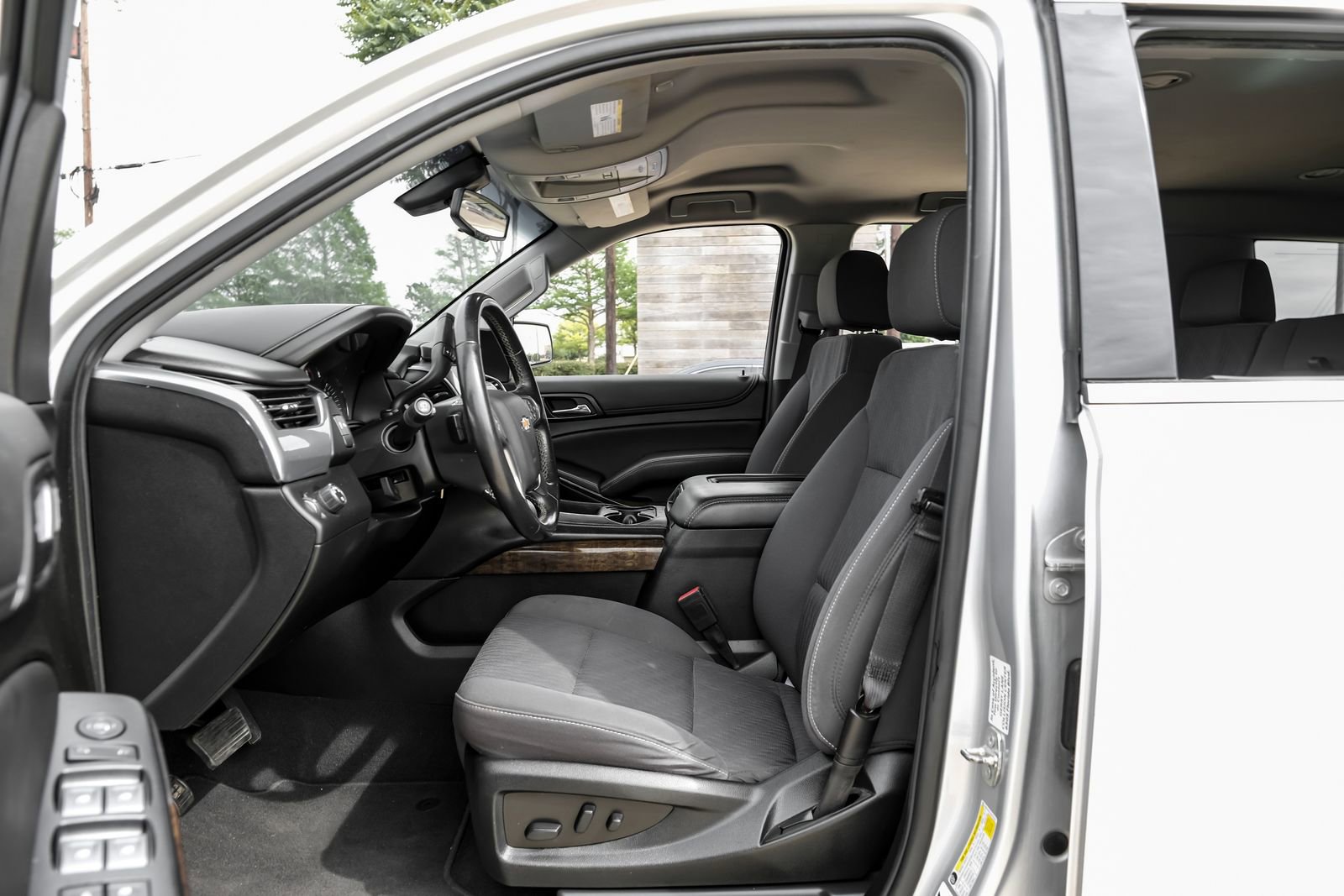 Used 2020 Chevrolet Tahoe LS RWD image 4