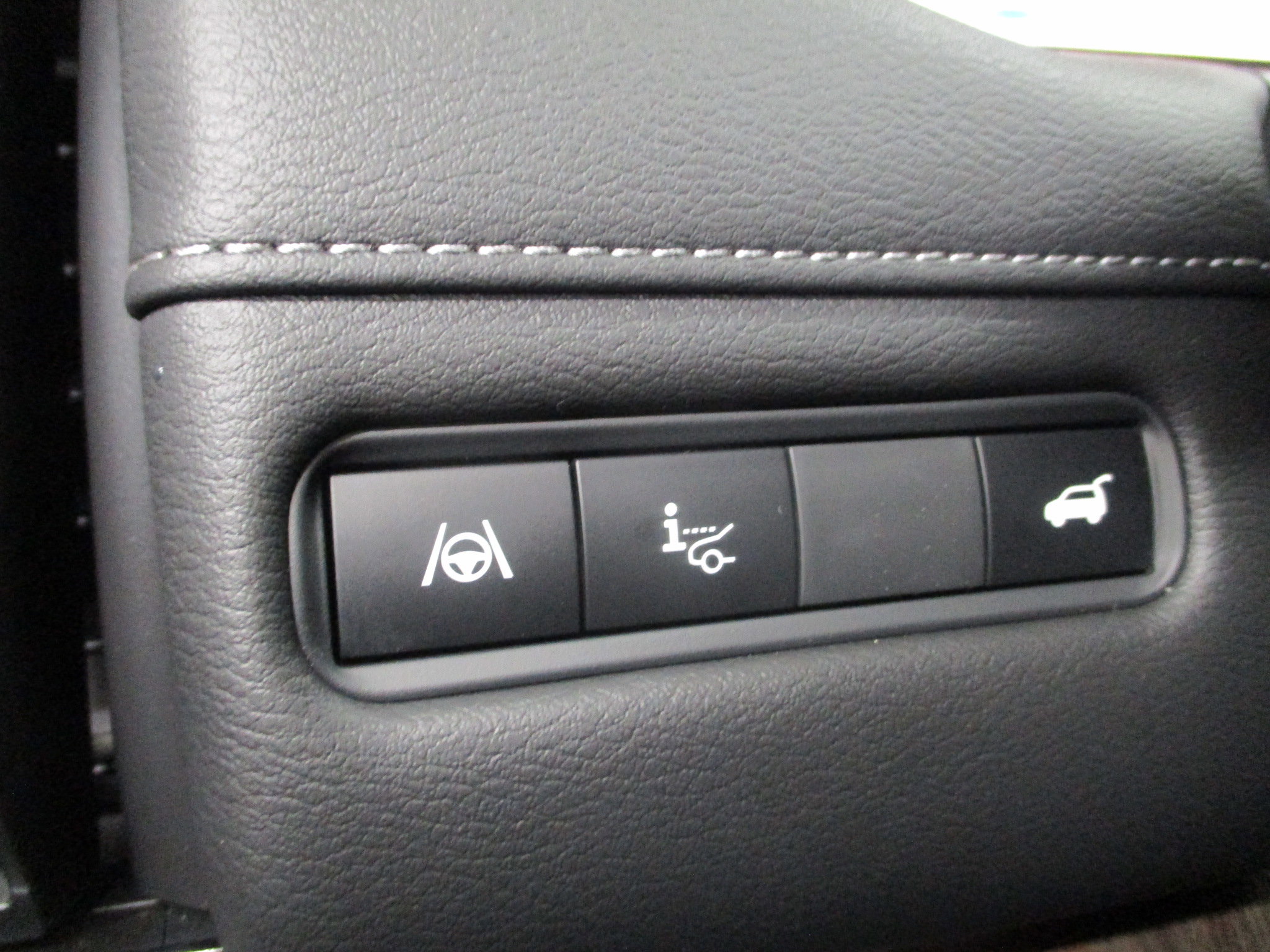 New 2025 Nissan Armada SL w/ Captain's Chari Seat Package image 24