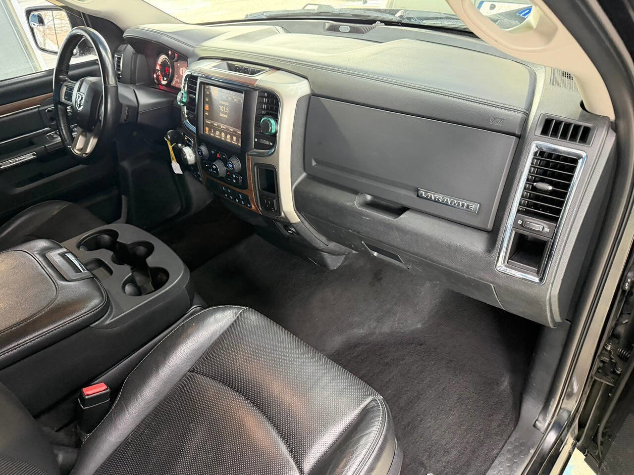 Used 2016 RAM 1500 Laramie image 18