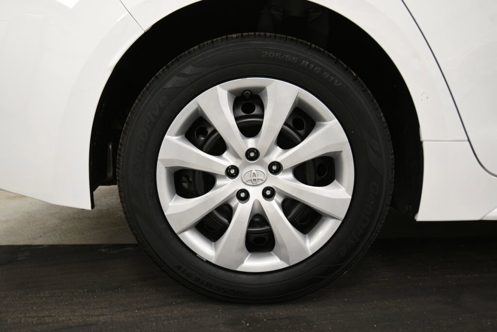 Used 2022 Toyota Corolla LE image 10