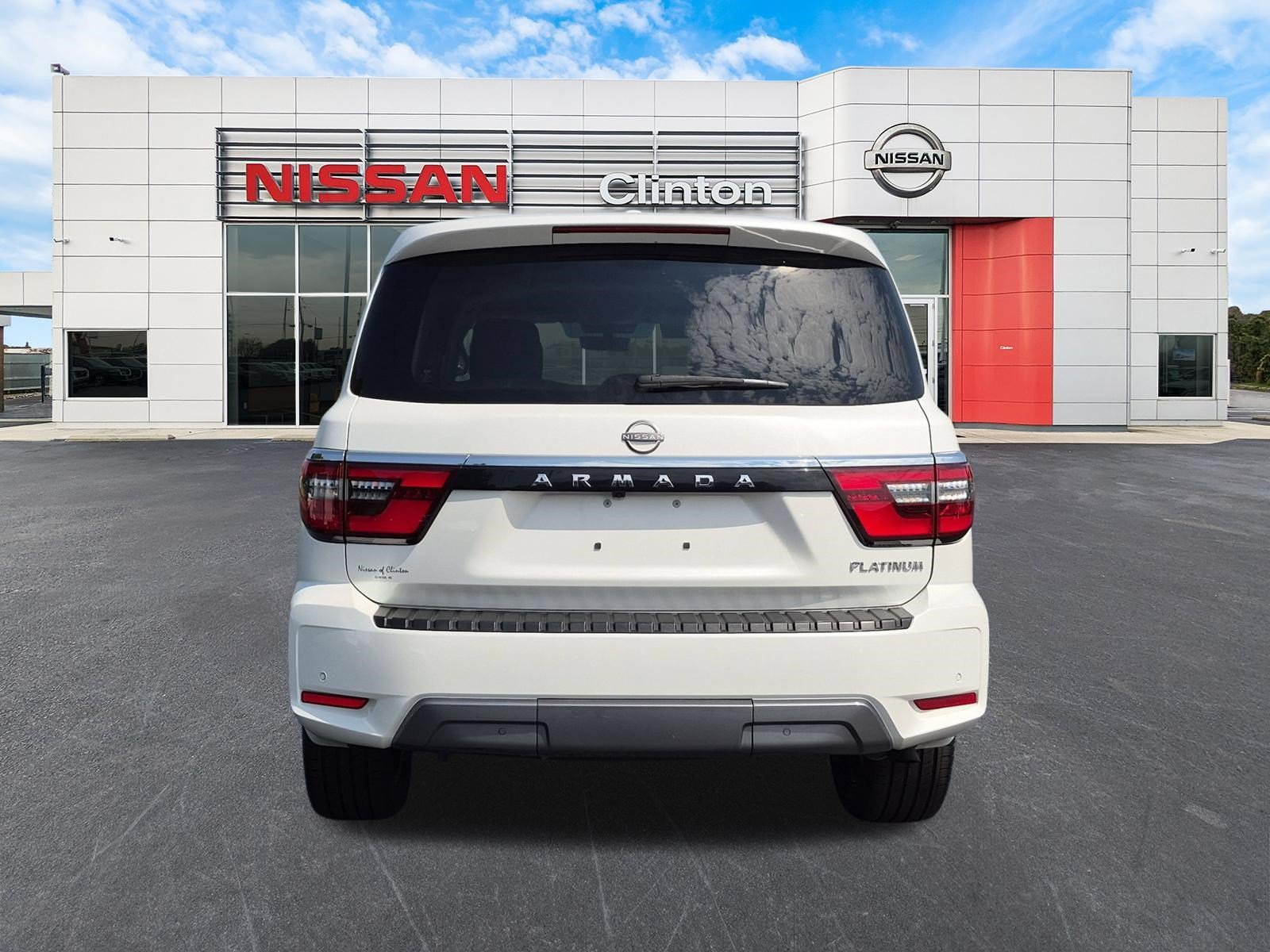 Used 2023 Nissan Armada Platinum w/ Captain's Chairs Package AWD/4WD image 4