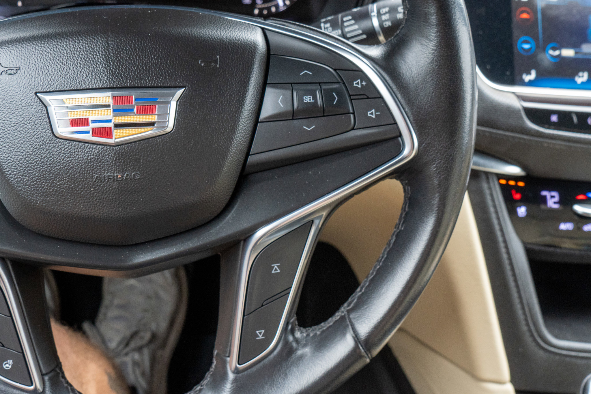 Used 2018 Cadillac XT5 Premium Luxury FWD image 24