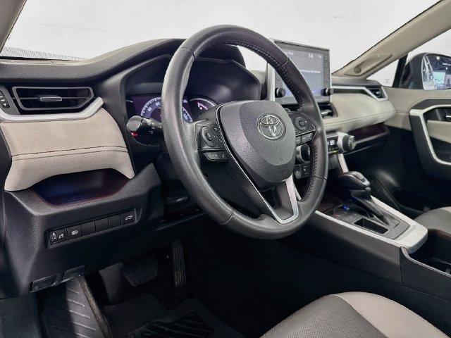 Used 2022 Toyota RAV4 Limited FWD image 20