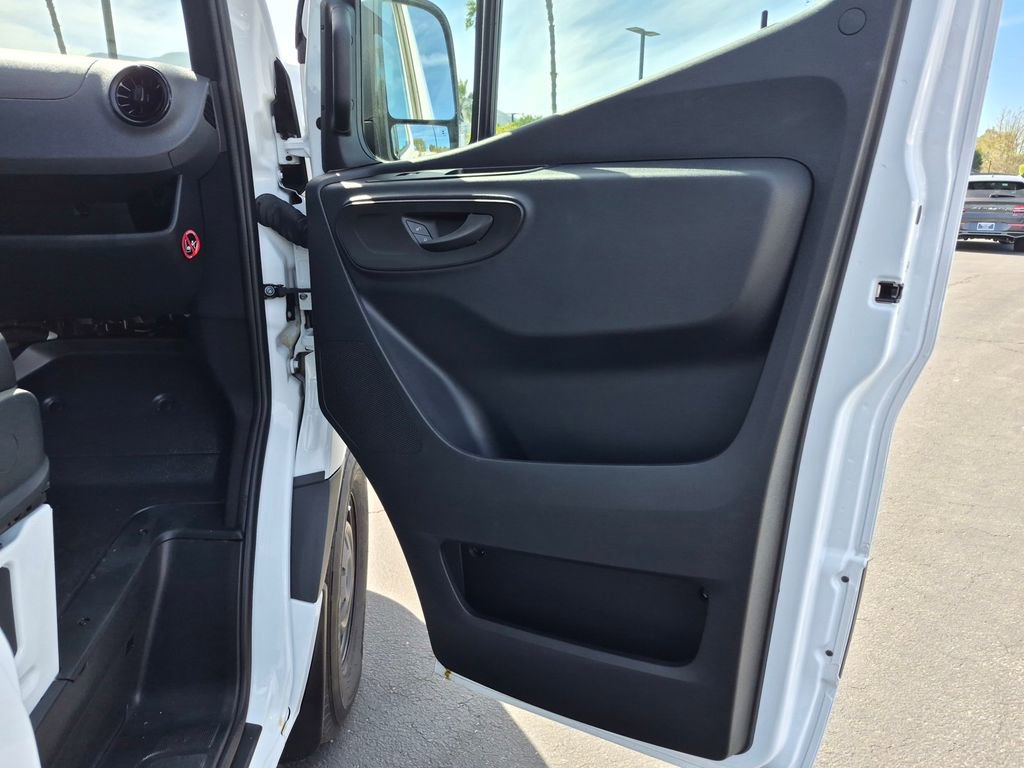 Used 2025 Mercedes-Benz Sprinter 2500 image 22