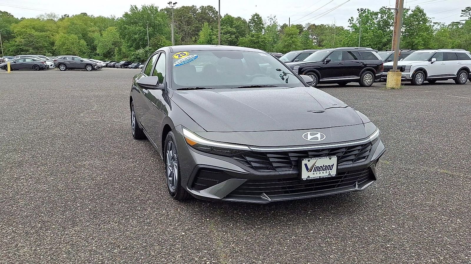 Used 2025 Hyundai Elantra Hybrid FWD image 3