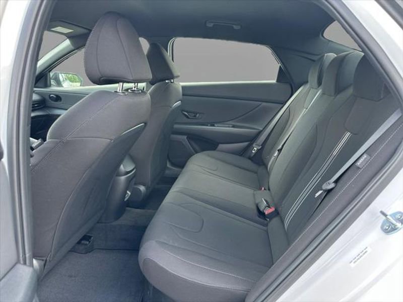 New 2025 Hyundai Elantra SEL image 20