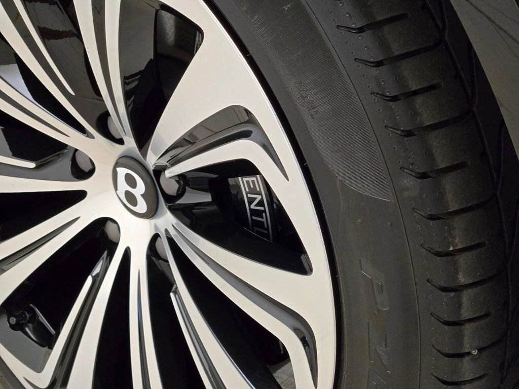 New 2025 Bentley Bentayga AWD/4WD image 17