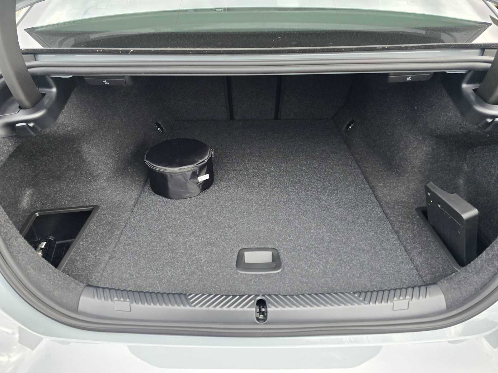 Used 2026 BMW i5 eDrive40 w/ M Sport Package image 17