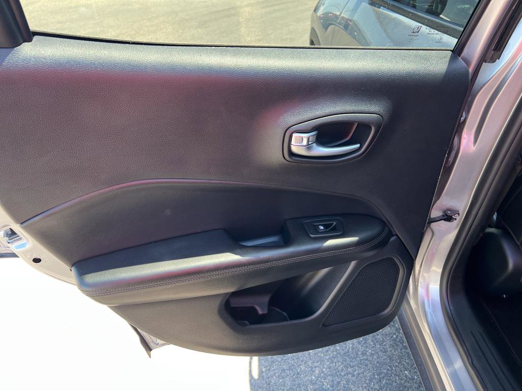 Used 2019 Jeep Compass Altitude image 16