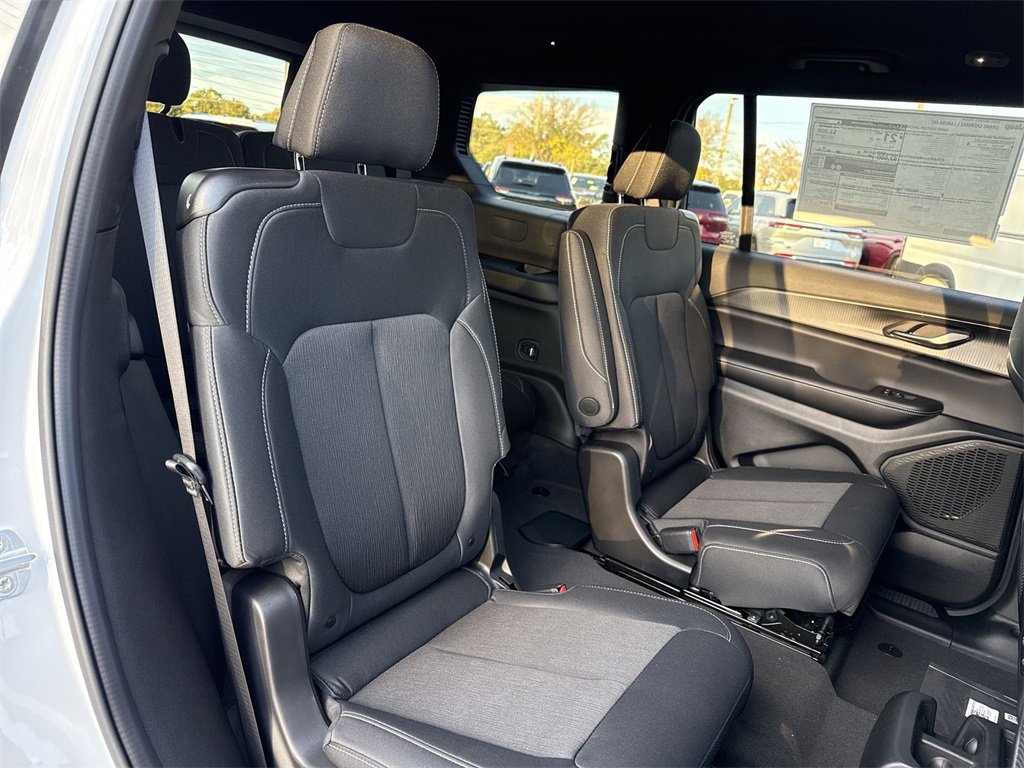 New 2025 Jeep Grand Cherokee L Laredo w/ Trailer Tow Package image 20