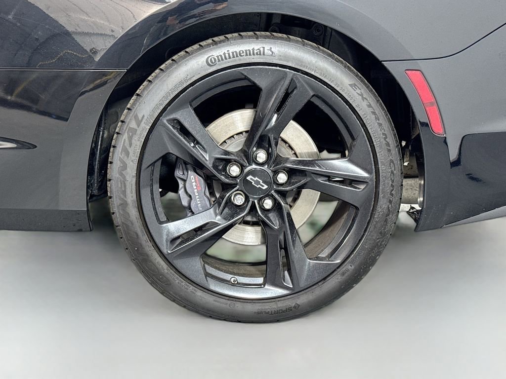 Used 2021 Chevrolet Camaro SS RWD image 9