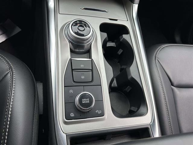Used 2024 Ford Explorer XLT w/ Equipment Group 202A AWD/4WD image 21