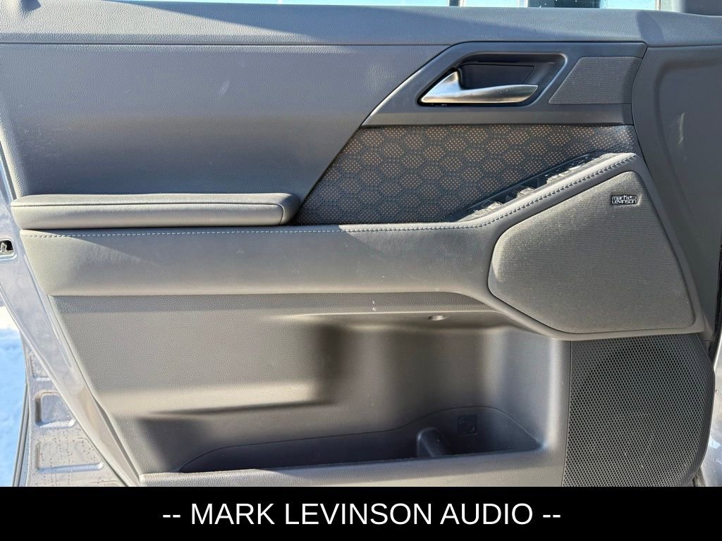 Certified 2024 Lexus GX 550 w/ Accessory Package (2T) image 5