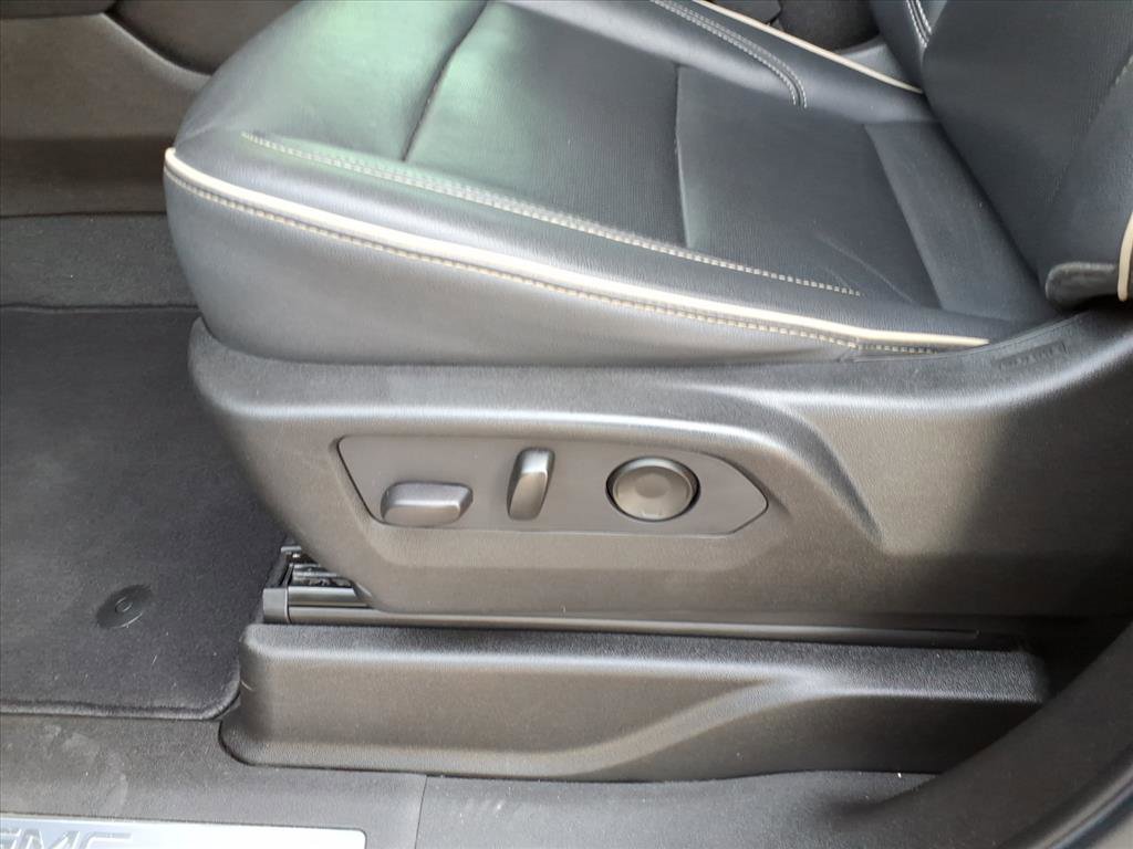 Used 2021 GMC Yukon SLT w/ SLT Luxury Plus Package image 12