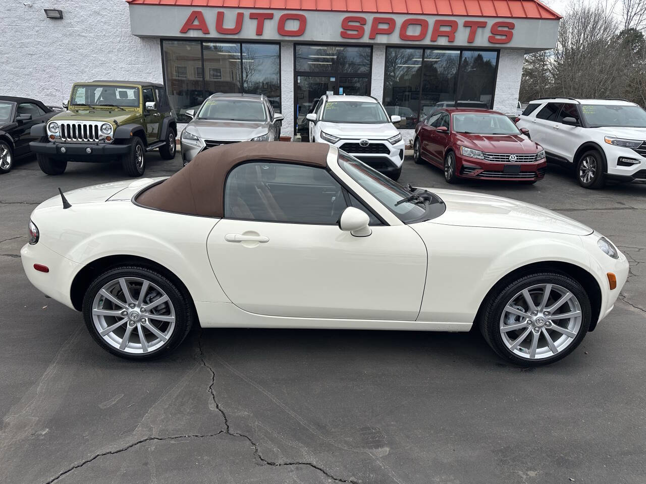 Used 2007 MAZDA MX-5 Miata Grand Touring image 4