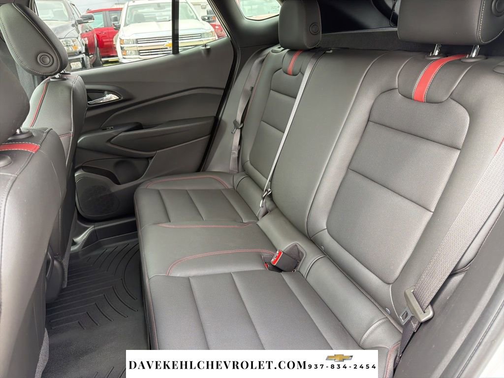 Used 2024 Chevrolet Trax RS w/ Sunroof Package FWD image 15