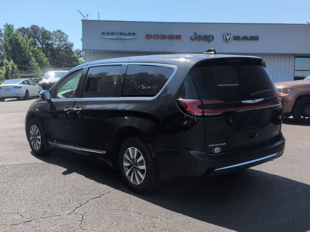 Used 2023 Chrysler Pacifica Limited FWD image 5