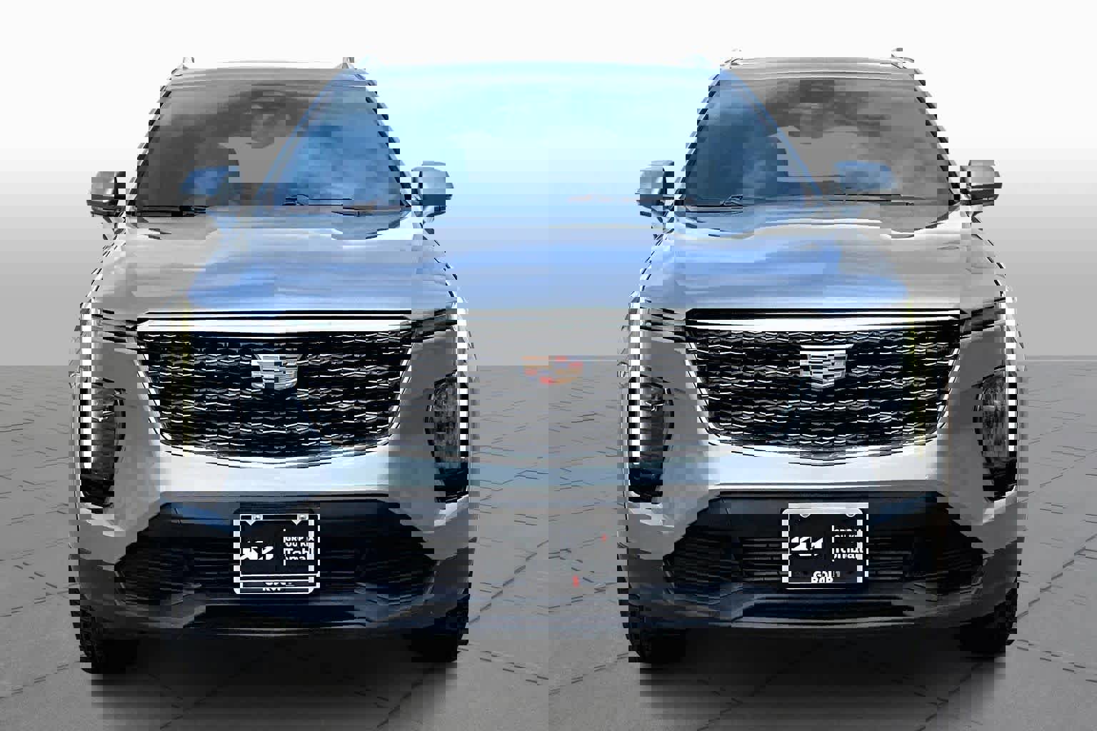 Used 2024 Cadillac XT4 Luxury w/ Cold Weather Package image 3