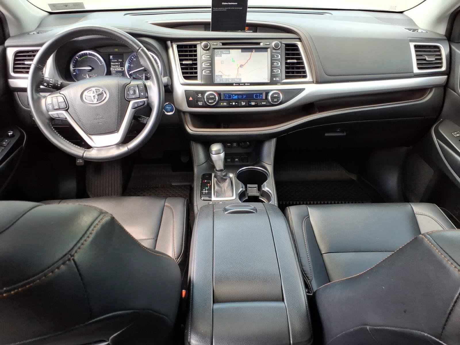 Used 2019 Toyota Highlander XLE AWD/4WD image 26