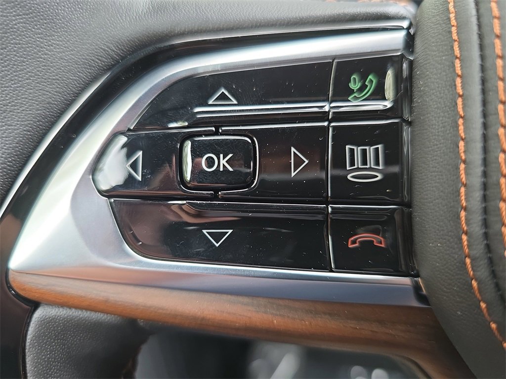 New 2025 Jeep Grand Cherokee Summit w/ Luxury Tech Group V image 18